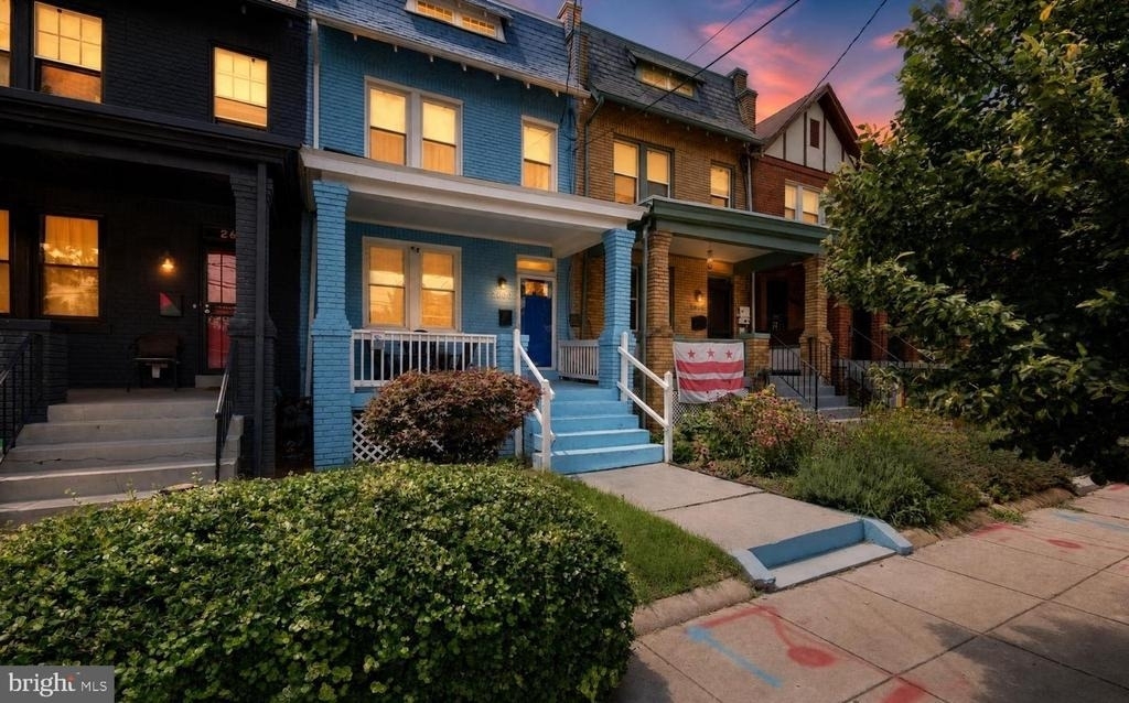 2630 10th Street Ne - Photo 0