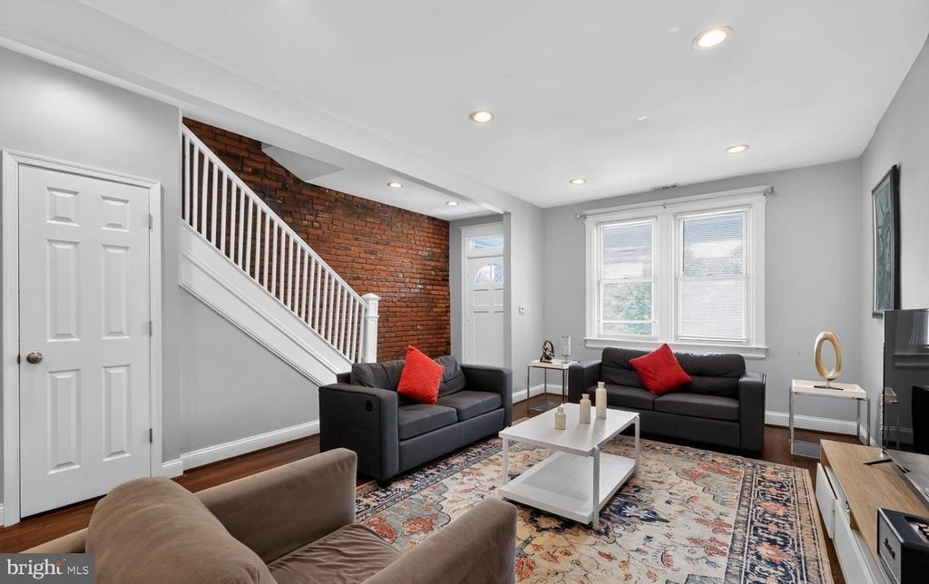 2630 10th Street Ne - Photo 3