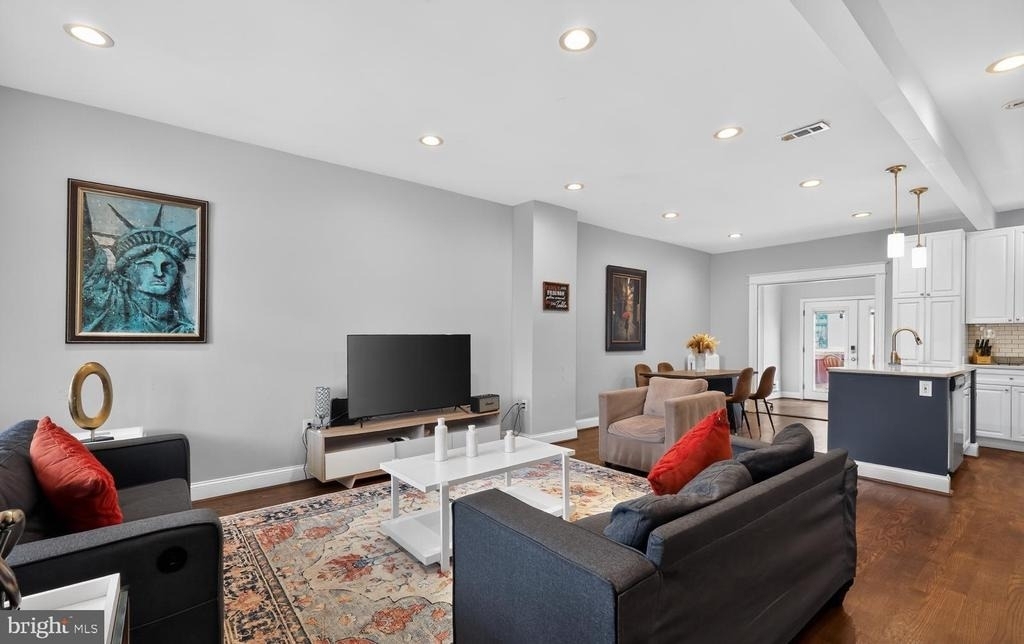 2630 10th Street Ne - Photo 4