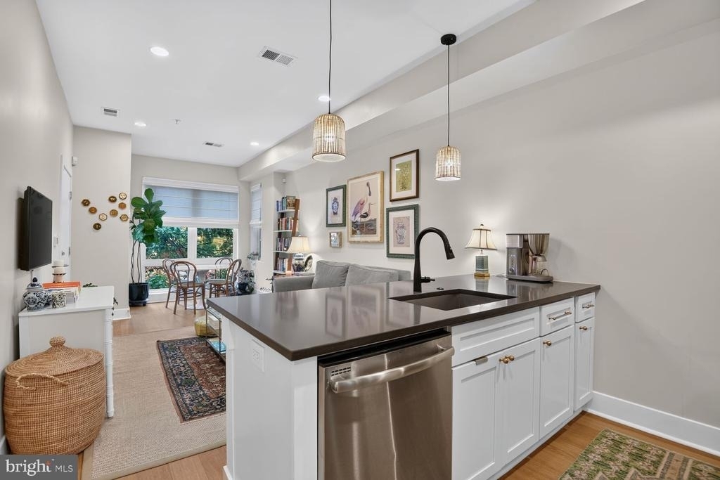 11 15th Street Ne - Photo 3