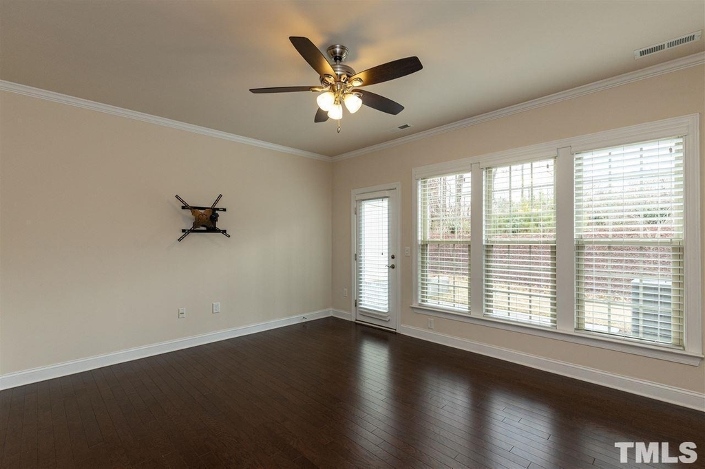 409 Daylin Drive - Photo 6