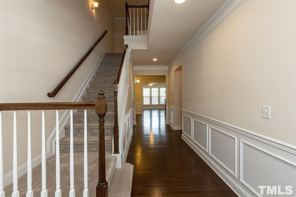409 Daylin Drive - Photo 2