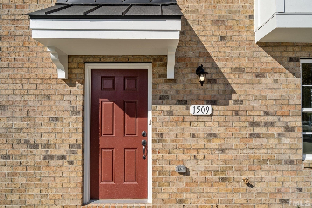 1509 Newpoint Drive - Photo 11