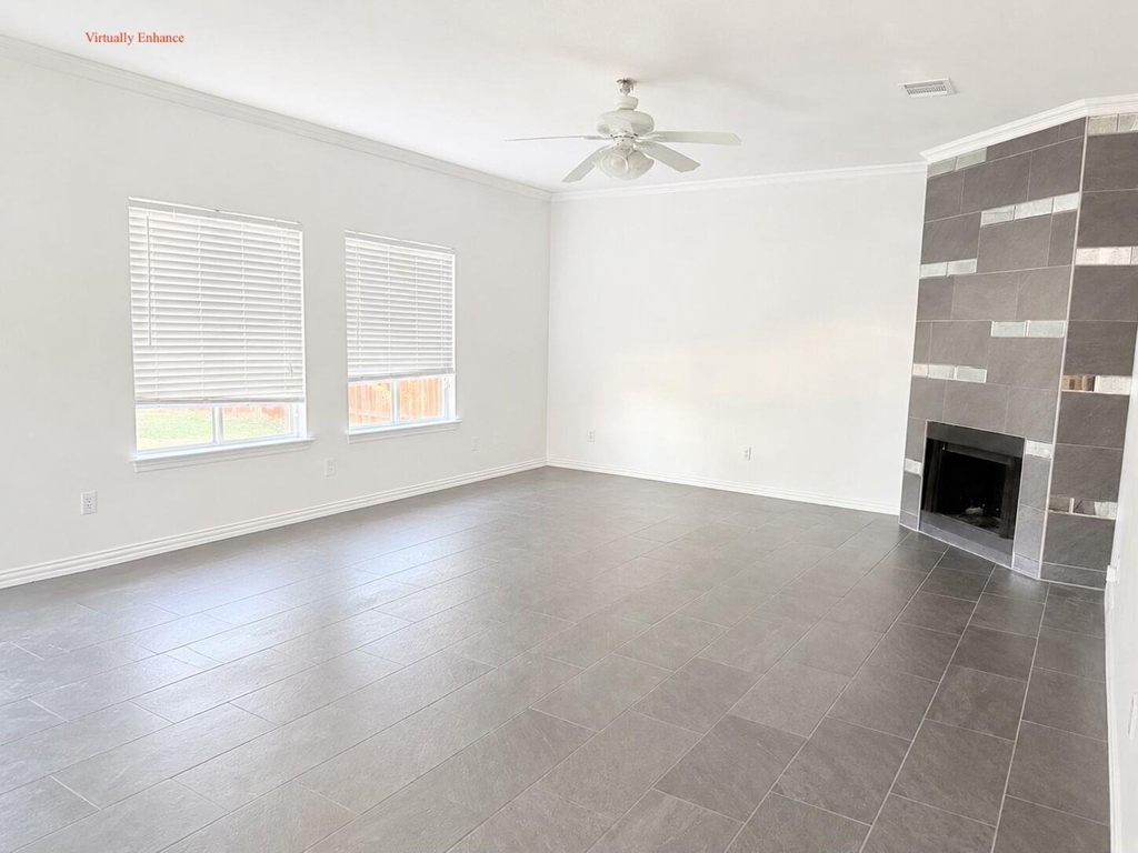 1002 Acanthus St - Photo 3