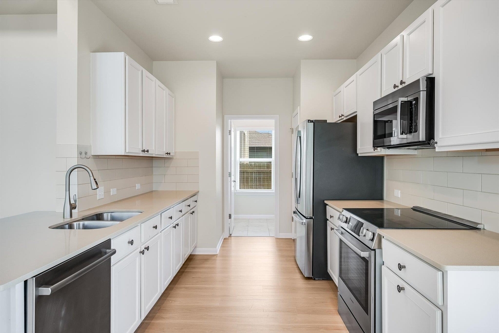 16309 Fetching Ave - Photo 7