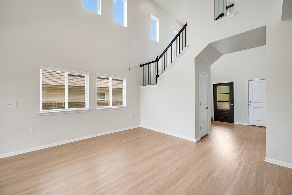 16309 Fetching Ave - Photo 5