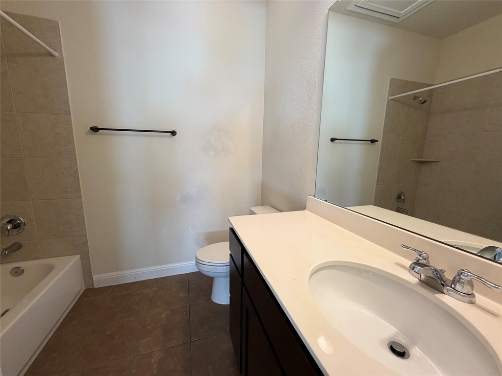 3240 E Whitestone Blvd - Photo 5