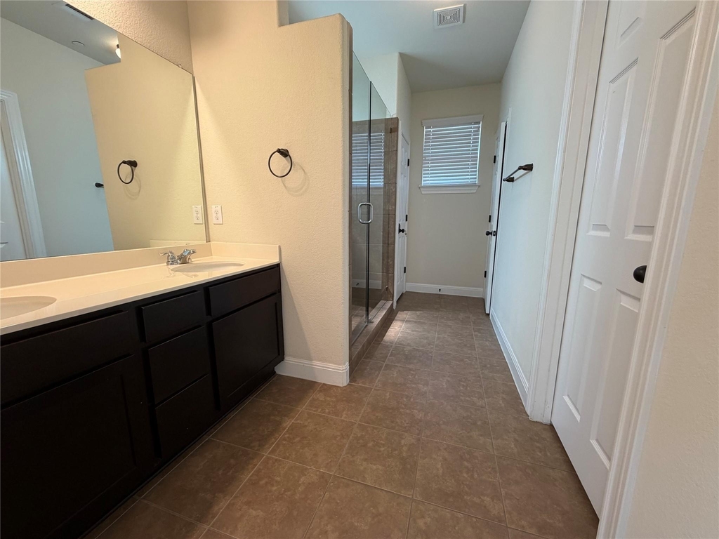 3240 E Whitestone Blvd - Photo 16