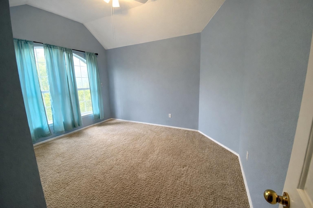 1718 Bow Ridge Dr - Photo 13
