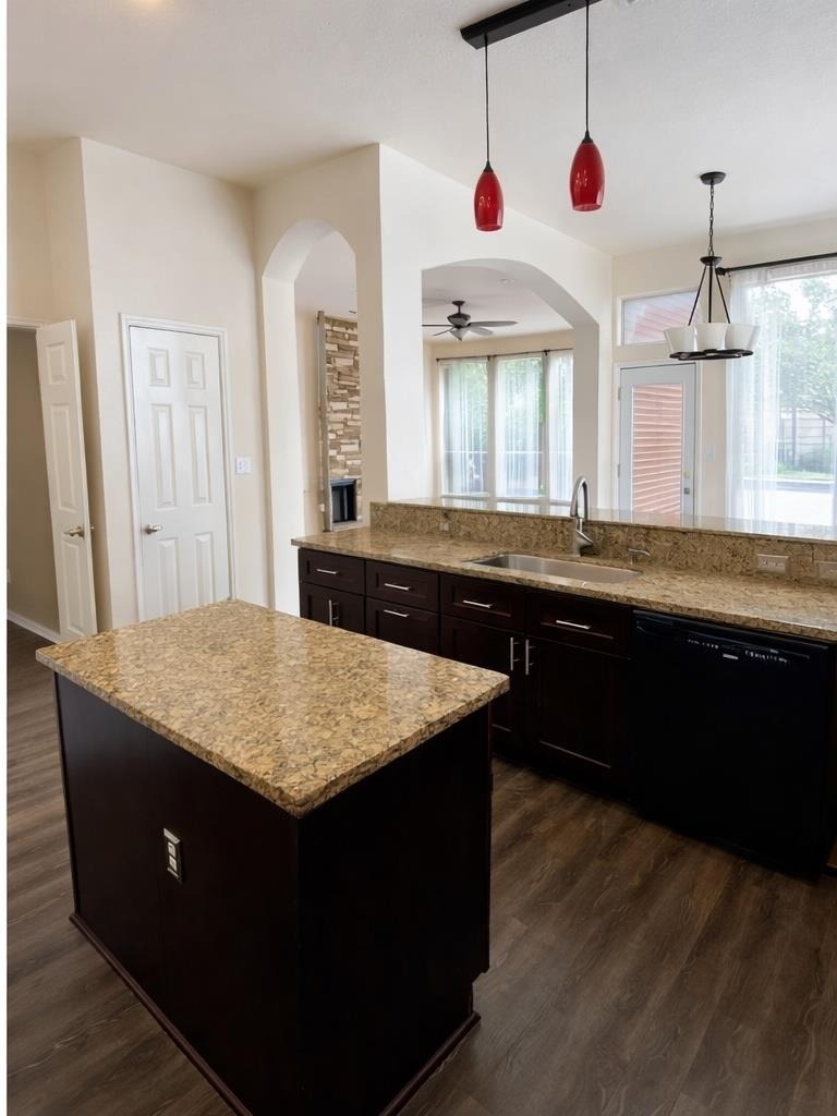 1718 Bow Ridge Dr - Photo 5