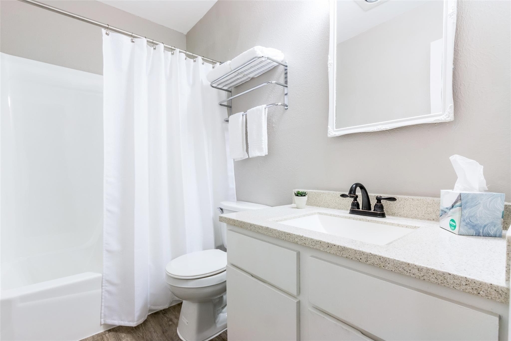 1209 Turtle Creek Blvd - Photo 9