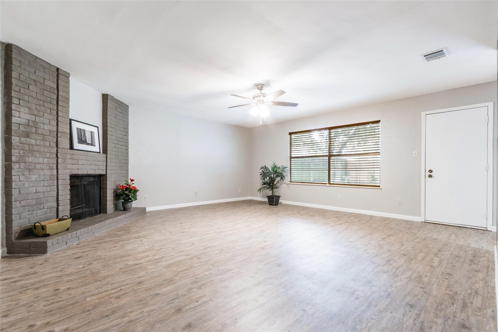 1209 Turtle Creek Blvd - Photo 2