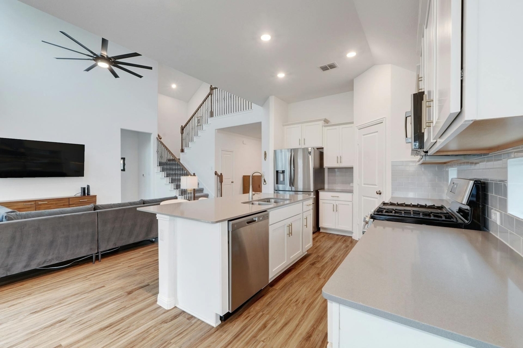 404 Mante Ct - Photo 9