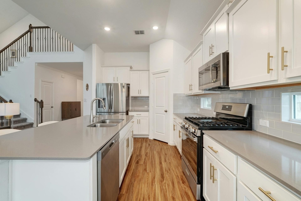 404 Mante Ct - Photo 8
