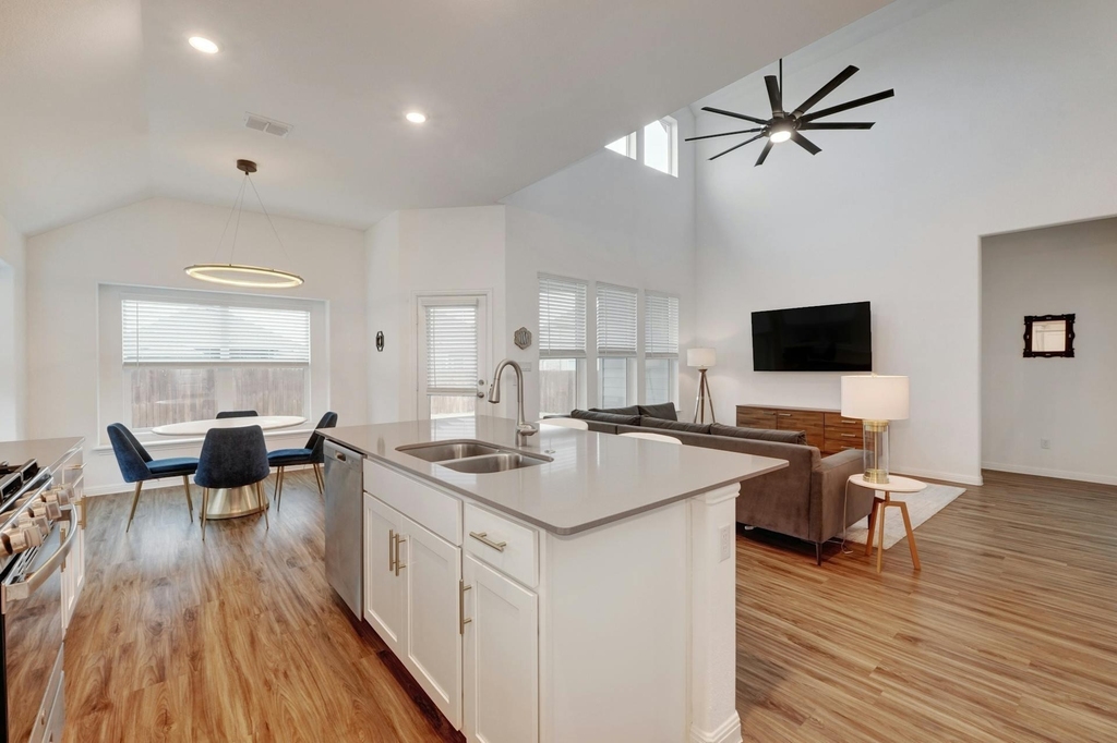 404 Mante Ct - Photo 7
