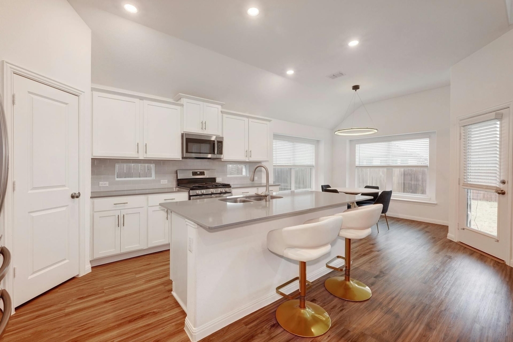 404 Mante Ct - Photo 6