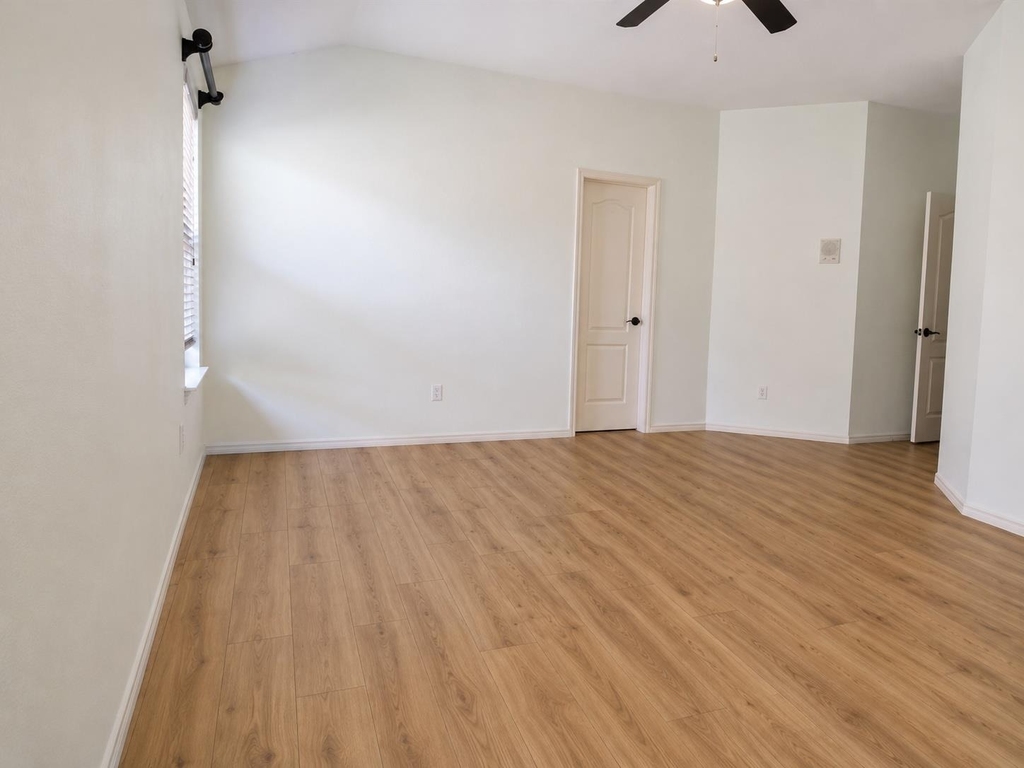 3844 Laurel Ridge Dr - Photo 7