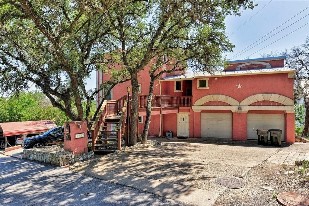 1712 Lakeshore Dr - Photo 2