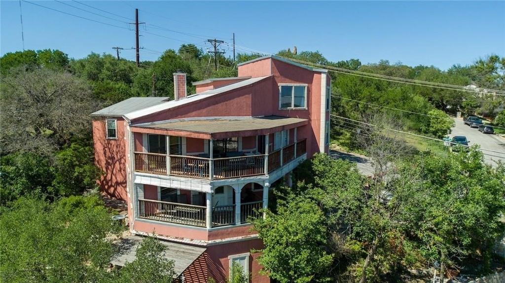1712 Lakeshore Dr - Photo 1