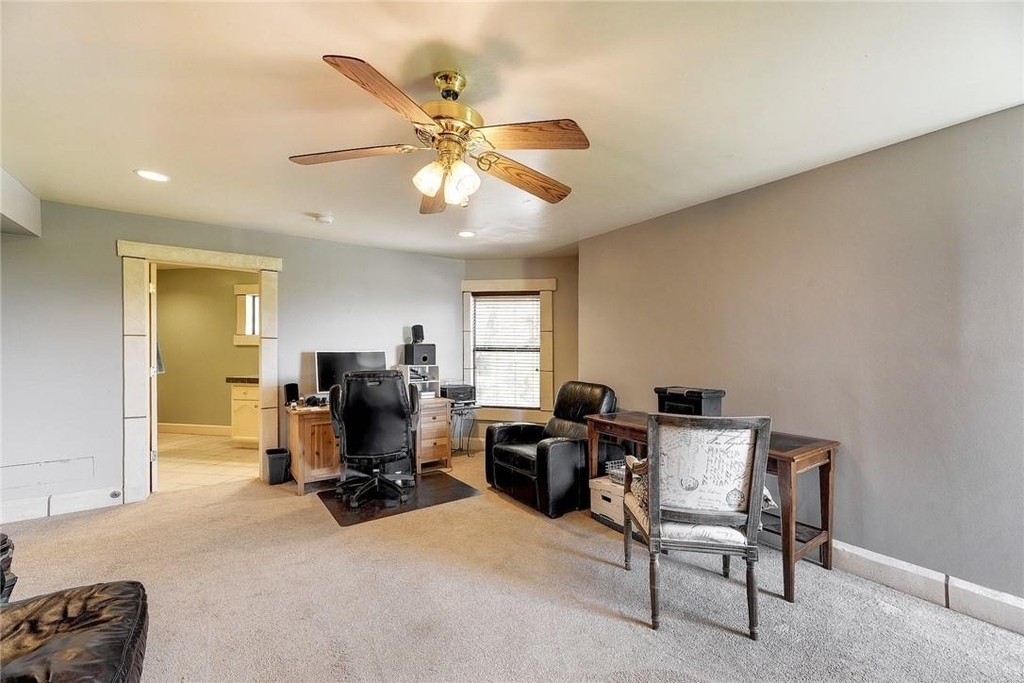 1712 Lakeshore Dr - Photo 11