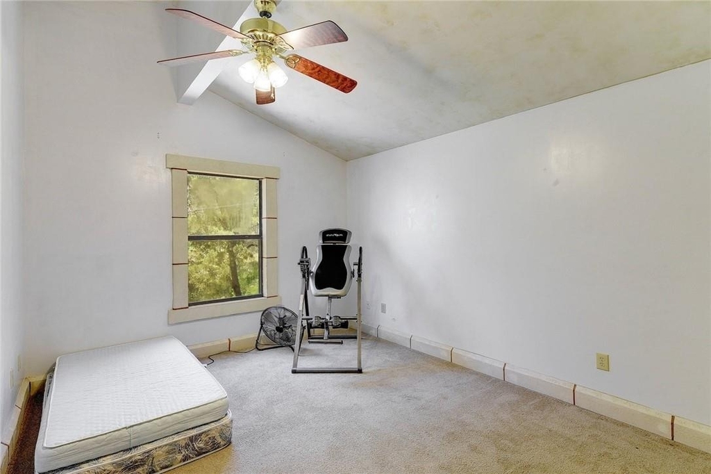 1712 Lakeshore Dr - Photo 8