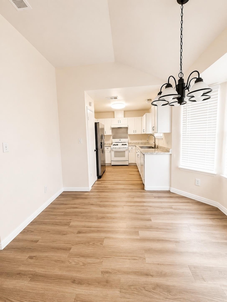 501 Amaryllis Ave - Photo 4