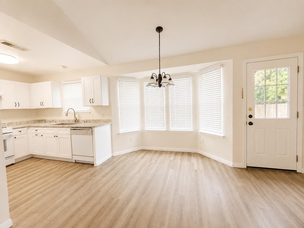 501 Amaryllis Ave - Photo 2