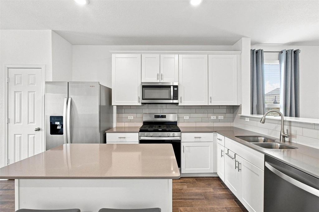100 Bennington Dr - Photo 9