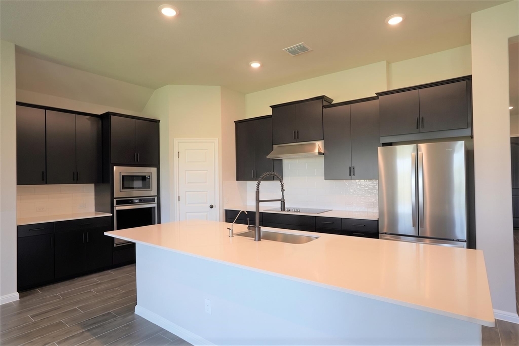 303 Bear Oak St - Photo 2