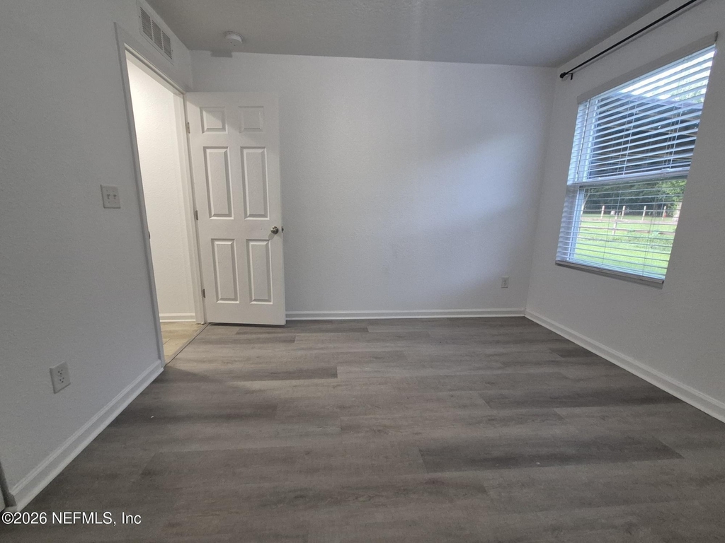 6806 Old Middleburg Road S - Photo 20