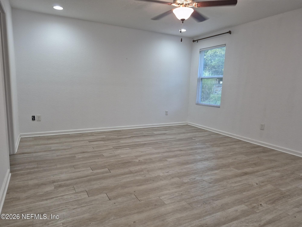 6806 Old Middleburg Road S - Photo 13