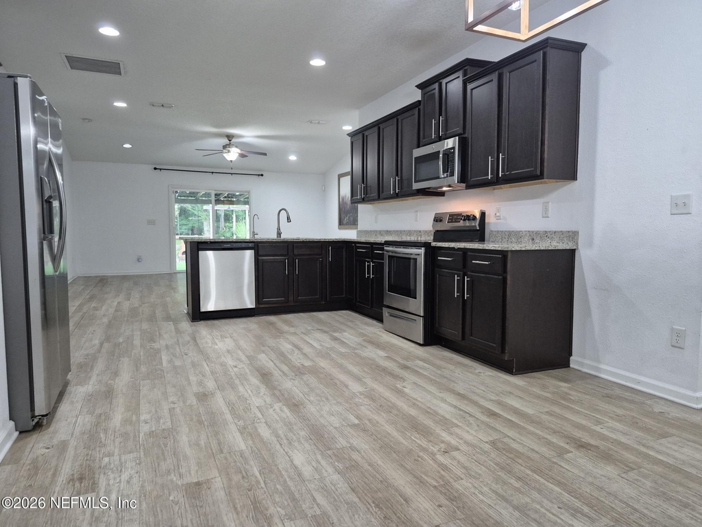 6806 Old Middleburg Road S - Photo 10