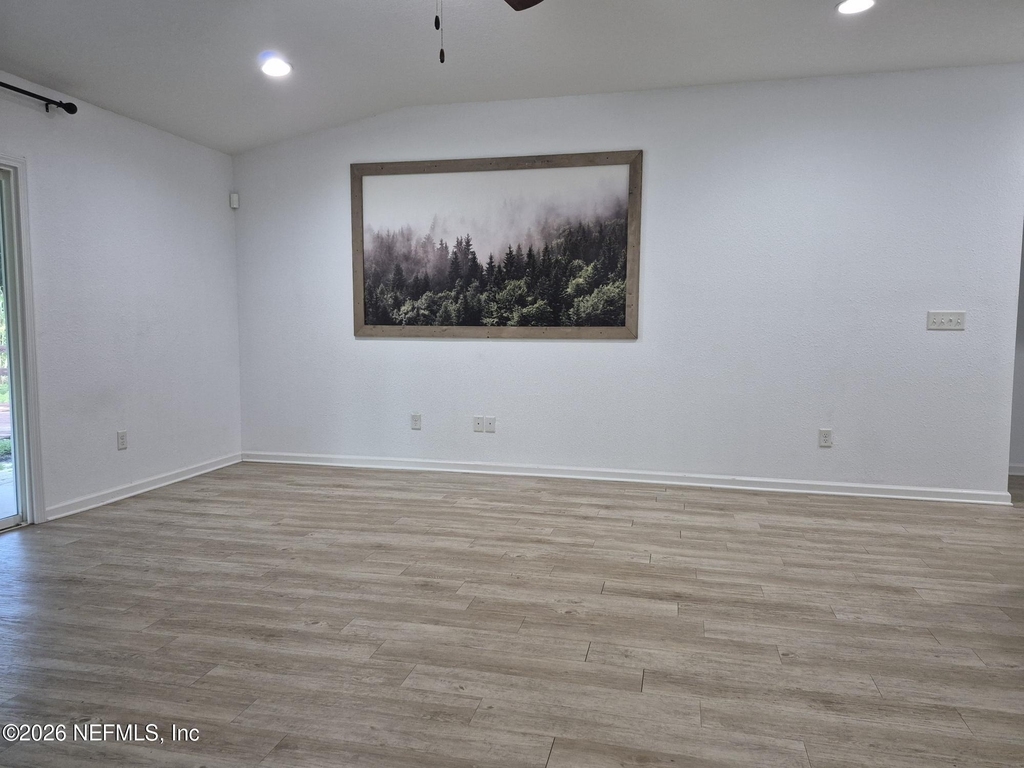 6806 Old Middleburg Road S - Photo 12