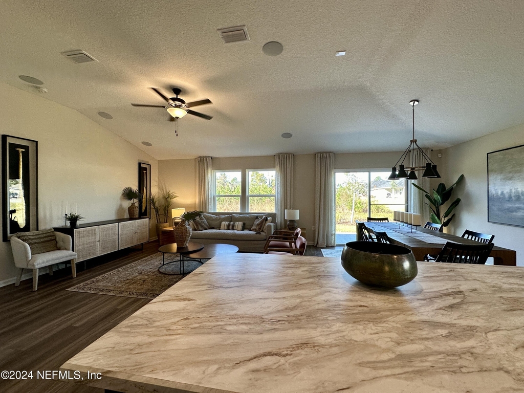 12398 Gillespie Avenue - Photo 19