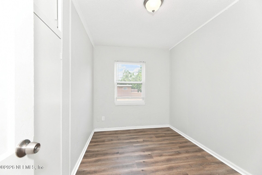 6856 Camelot Road - Photo 9