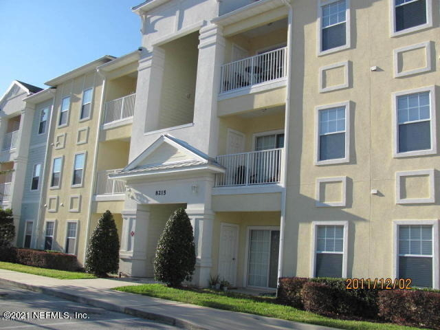 8215 Green Parrot Road - Photo 0