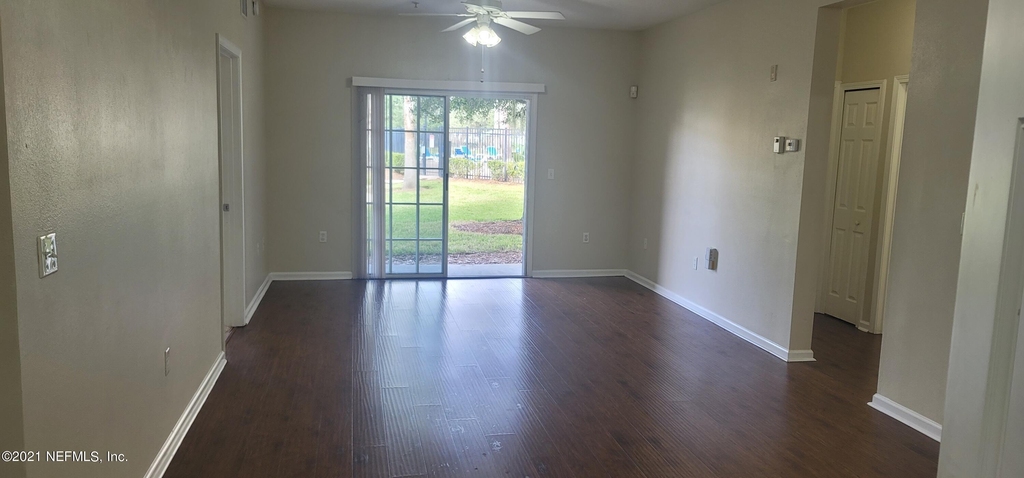 8215 Green Parrot Road - Photo 5