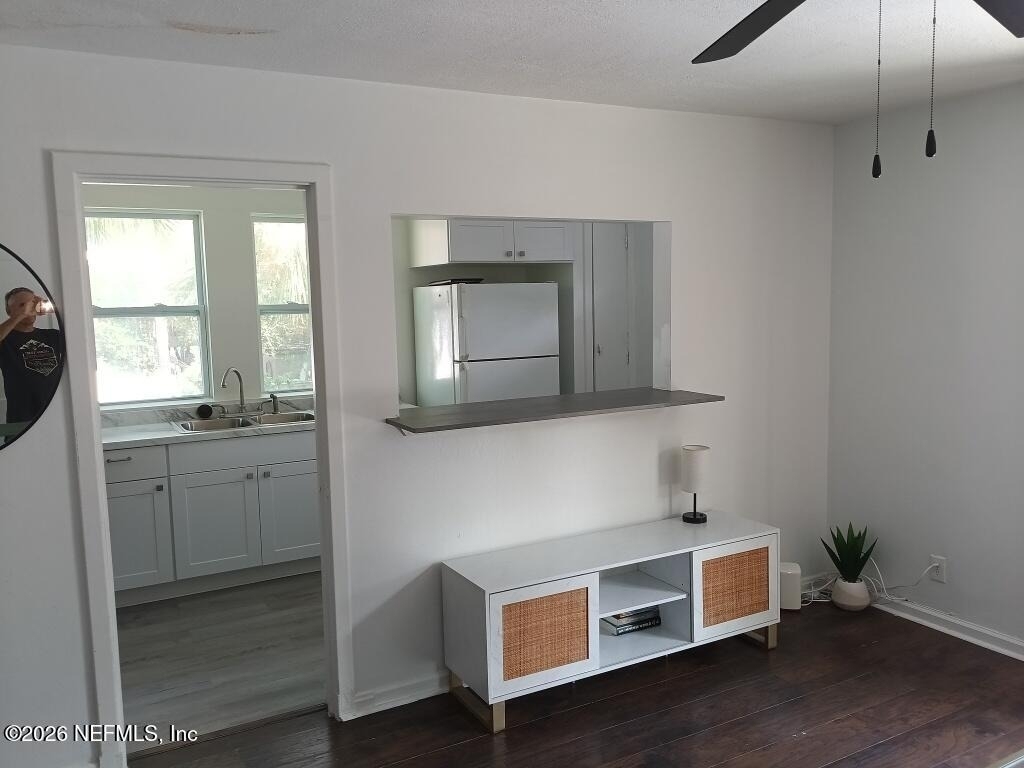 215 Oleander Street - Photo 3