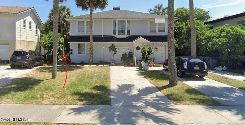 215 Oleander Street - Photo 0