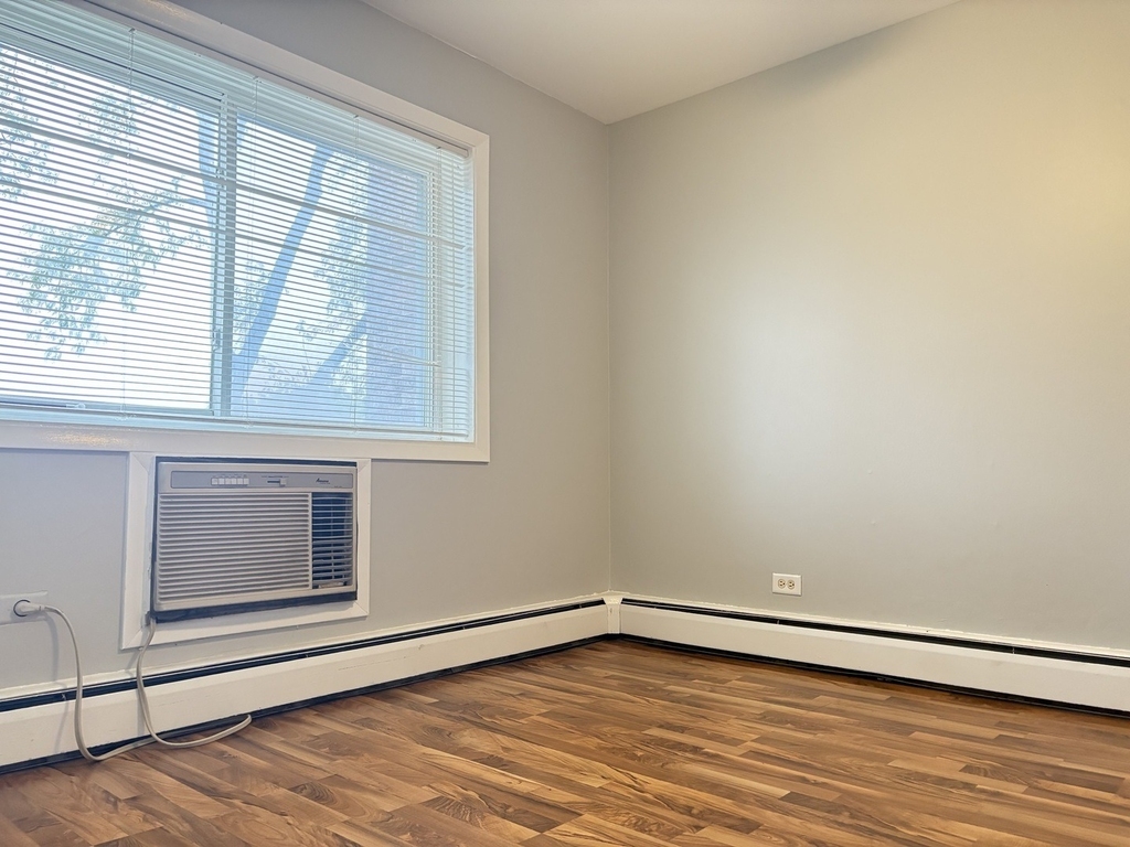10373 Dearlove Road - Photo 8