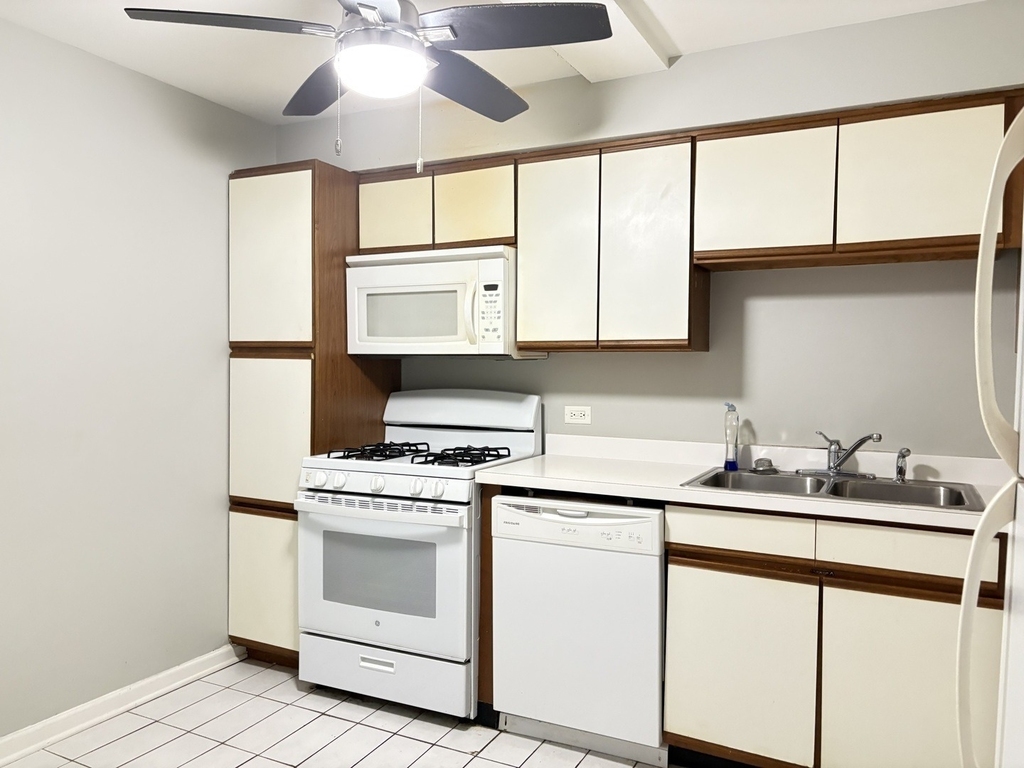 10373 Dearlove Road - Photo 2