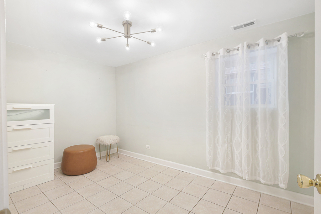 3112 N Davlin Court - Photo 12