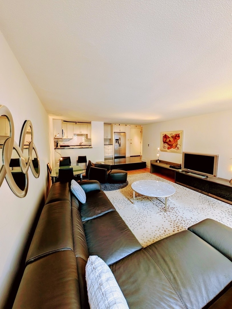 230 E Ontario Street - Photo 6