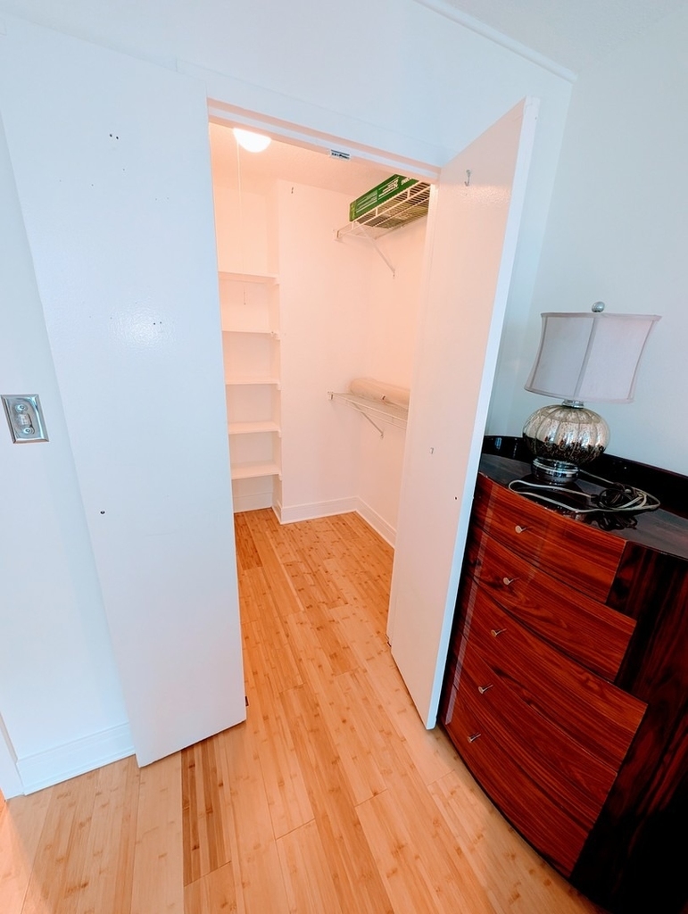 230 E Ontario Street - Photo 15