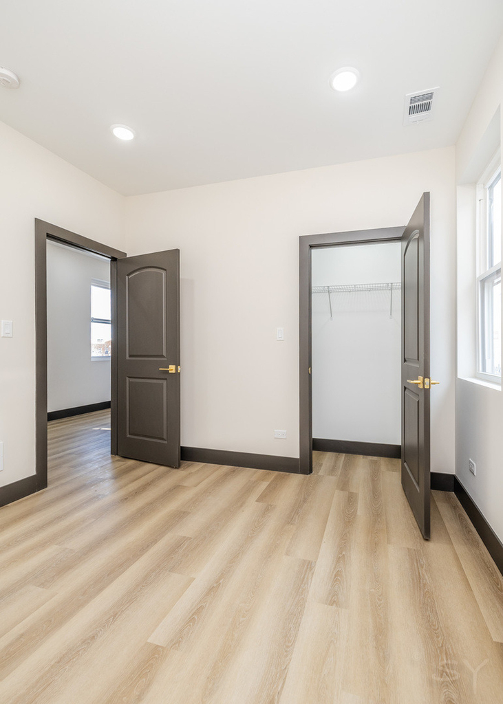 5637 S Prairie Avenue - Photo 9