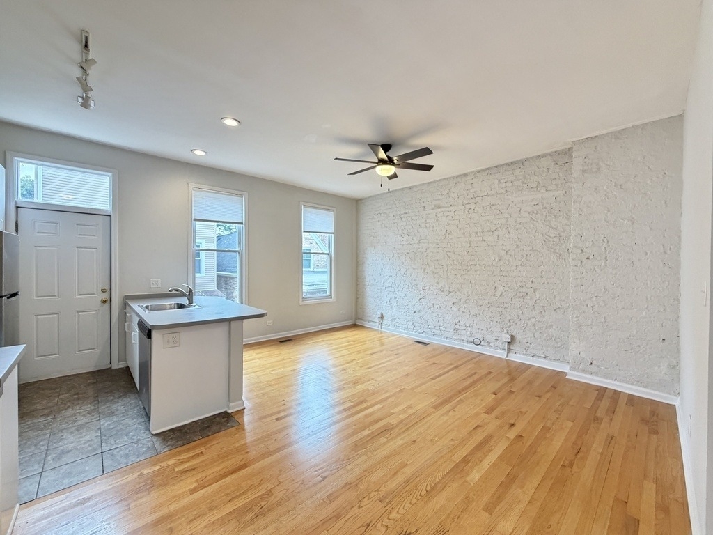 1129 N Winchester Avenue - Photo 9