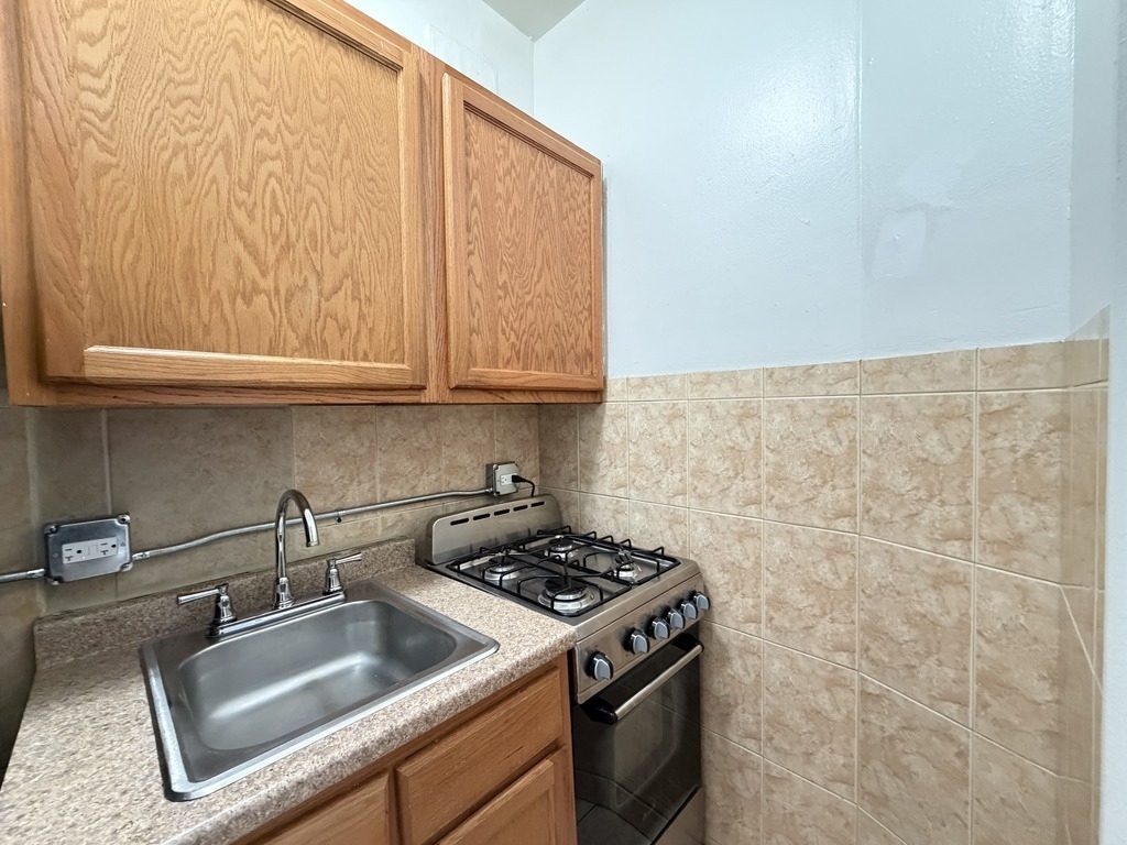 434 W Wellington Avenue - Photo 3