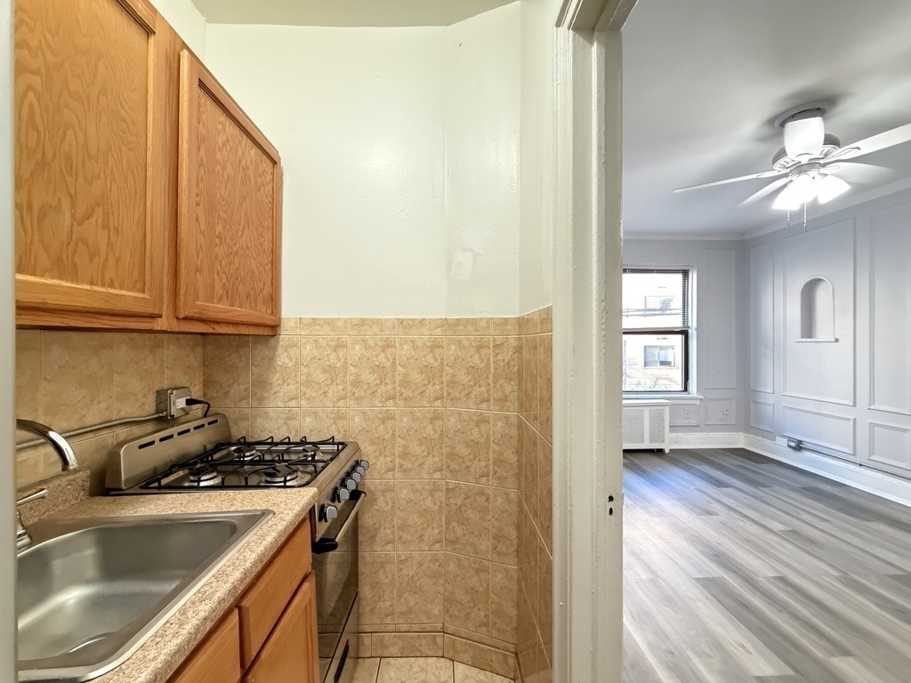 434 W Wellington Avenue - Photo 4