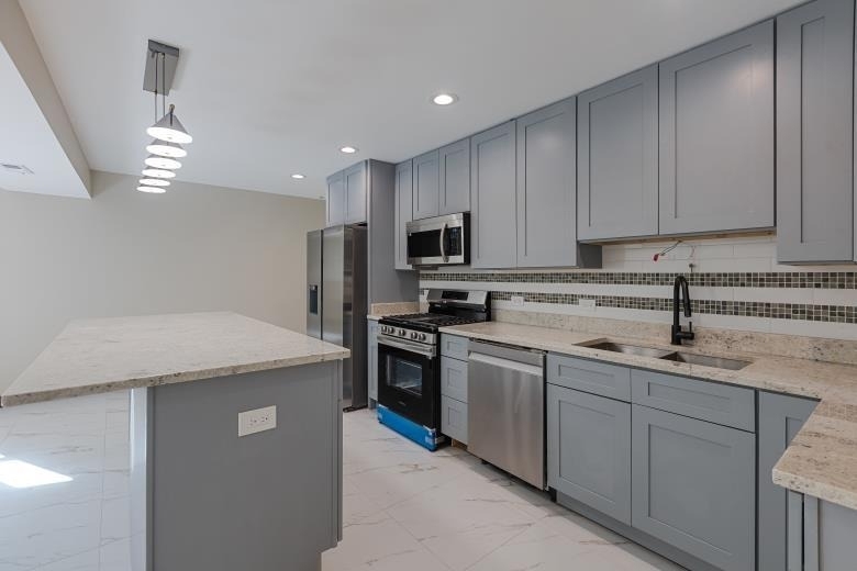 442 E 48th Street - Photo 8
