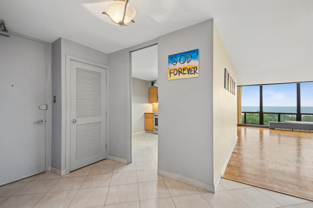 601 E 32nd Street - Photo 3